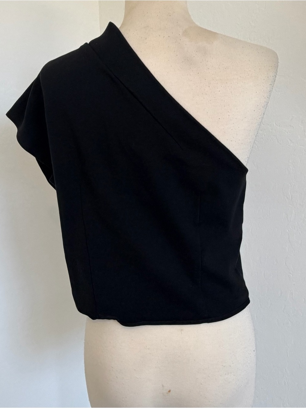 Express Black One Shoulder Crop Top - Picture 5 of 7